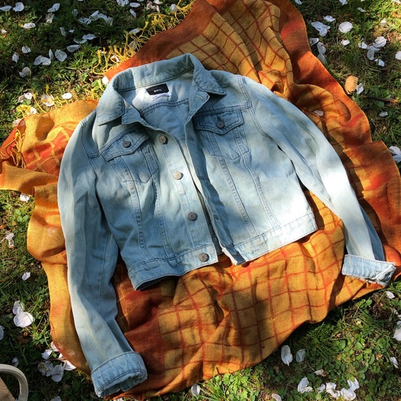 BDG light wash jean jacket🌾🌸 - Picture 3 of 6